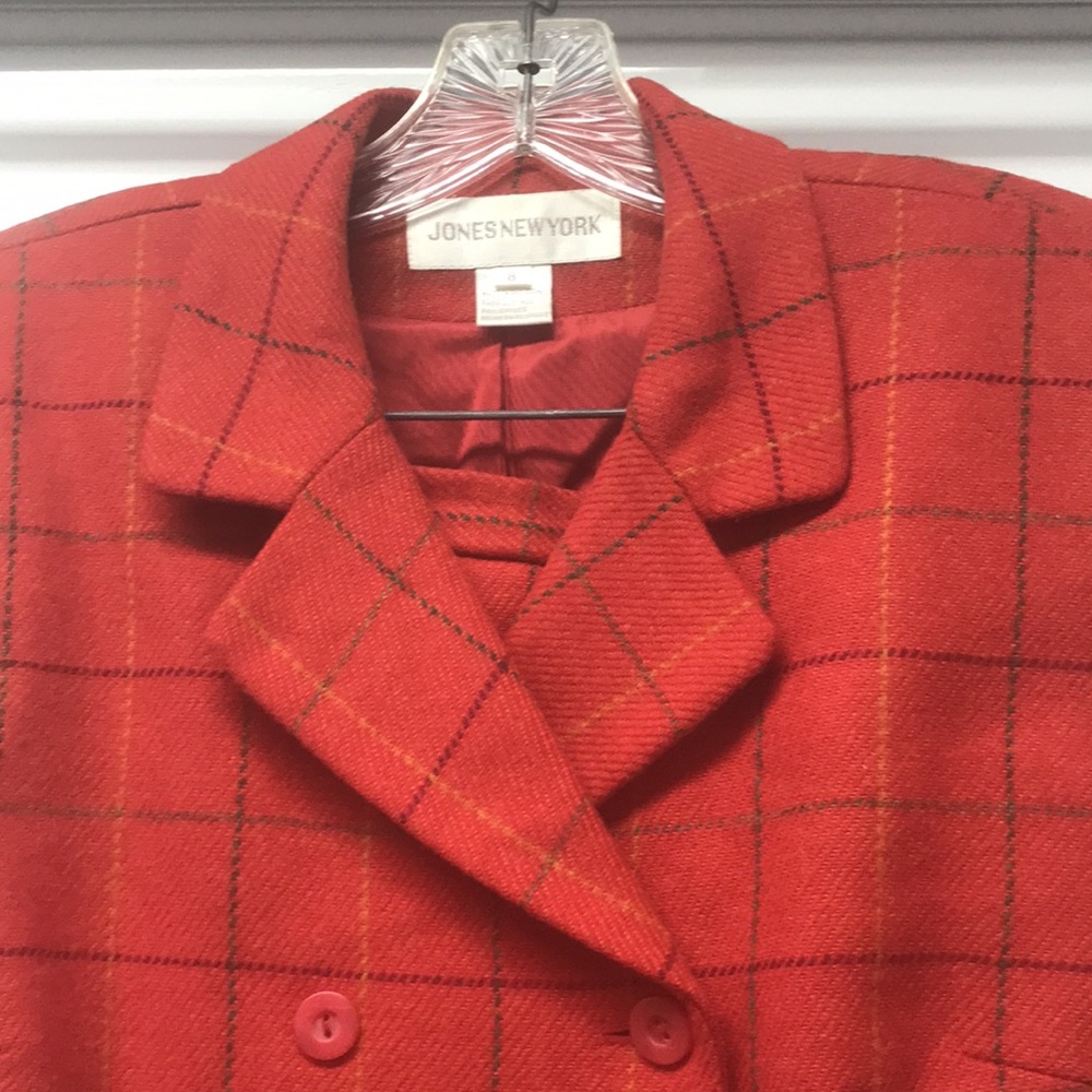 Jones New York 100% wool double breasted Suit -Skirt & Coat 50% Shetland size 8